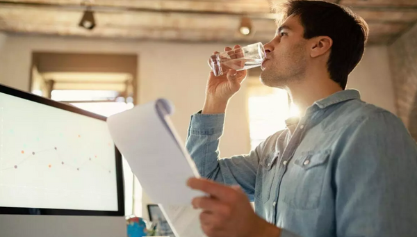https://bigspringswater.com.au/cdn/shop/articles/workplace-hydration-safety_600x.png?v=1761531403